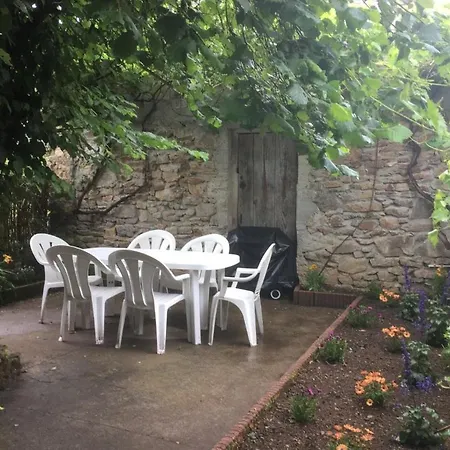 D'hotes Dans Les Gorges De La Sioule Bed & Breakfast *